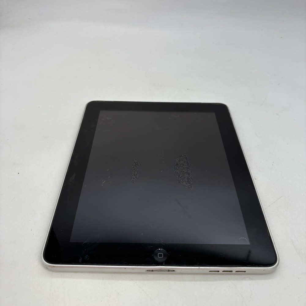 iPad 32GB A1337 Broken Doesn't Turn On Silver Parts Or Repair Bundle